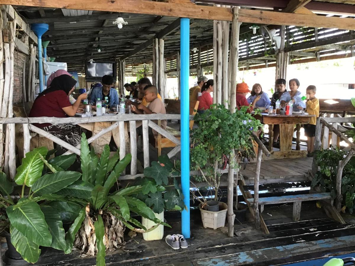 Homestay&Chaoleyseafoodrestaurant Ko Pu Bagian luar foto