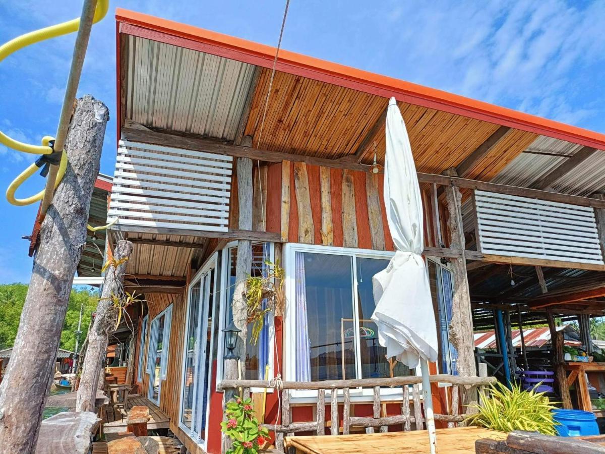 Homestay&Chaoleyseafoodrestaurant Ko Pu Bagian luar foto